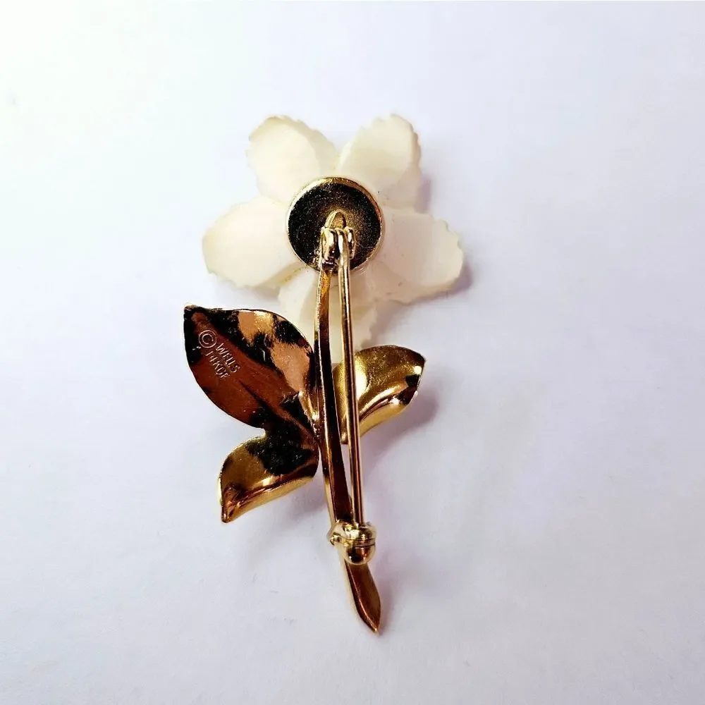 Vintage Wells Signed 14K Gold Filled Textured Cream Celluloid Flower Brooch Pin